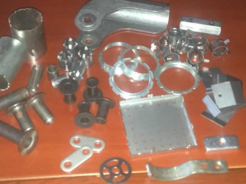 SẢN XUẤT HÀNG NGŨ KIM