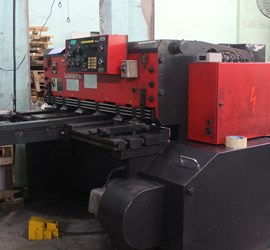 GIA CÔNG CẮT CÁN BO CẠNH THÉP LA 